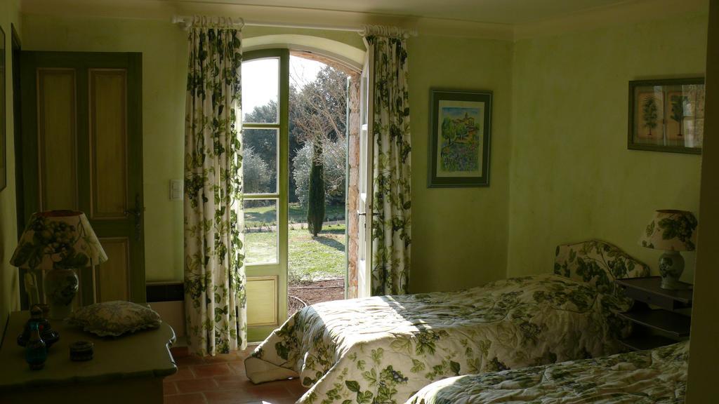 Les Bastides De L'Auviduery Vila Moissac-Bellevue Quarto foto